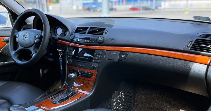 Mercedes-Benz Klasa E cena 23900 przebieg: 247377, rok produkcji 2006 z Katowice małe 121